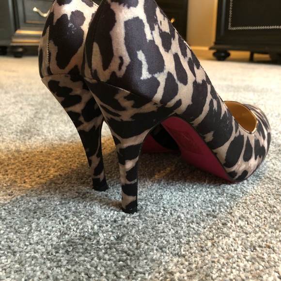 Heels - Picture 2 of 3